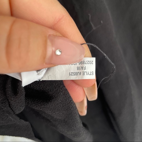 Madewell XL black blouse top v-neck short sleeve loose classic neutral modern. - Picture 7 of 7